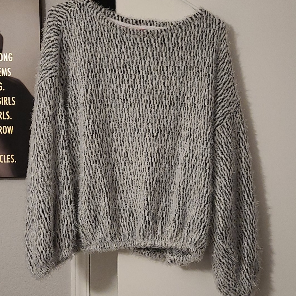 Jennifer Lopez sweater